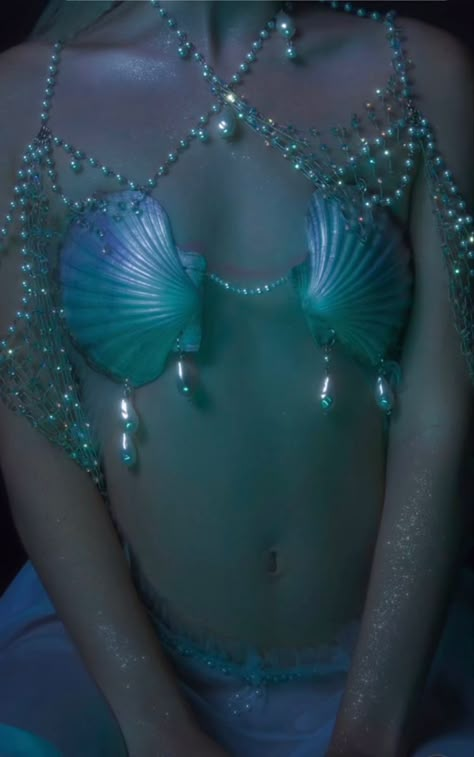 Sirens Fashion, Siren Costume, Mermaid Bra, Mermaid Top, Siren Mermaid, Lagoona Blue, Mermaid Aesthetic, Mermaid Dreams, Mermaid Life