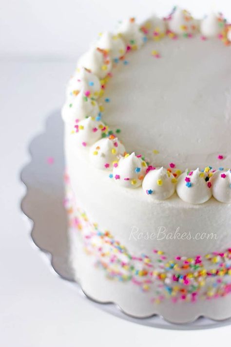 Perfect Crusting Vanilla Buttercream Frosting Recipe Crusting Buttercream Recipe, Birthday Cake Sprinkles, Vanilla Buttercream Frosting Recipe, American Buttercream Recipe, Crusting Buttercream, Buttercream Frosting Cake, Frosting Cake, Cake Piping, Buttercream Cake Decorating