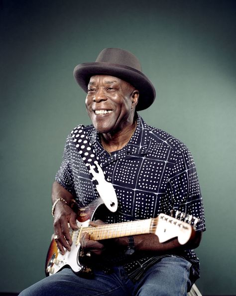 George "Buddy" Guy Cadillac Records, Musician Portraits, Buddy Guy, Blues Musicians, Blues Artists, Blues Guitar, I'm With The Band, Jazz Musicians, Rhythm And Blues