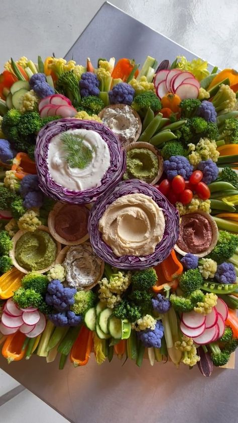 Silverlake Socialite on Instagram: “Elevate your CRUDITÉS! 🥕🫛🥦🌶️🥒 . . . . . #veggies #eatyourveggies #crudite #crudités #veggieboard #Cruditesboard #vegetarian…” Fancy Veggie Tray, Appetizers Table, Snack Board, Veggie Tray, Grazing Tables, Silver Lake, Plant Life, Charcuterie Board, Sweet 16