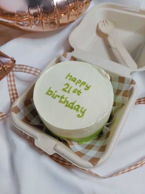 Contoh kue ulang tahun simple warna sage green Simple 21st Birthday Cake, Happy 21st Birthday Cake, Journal Photos, My 21st Birthday, Happy Birthday Cake Photo, 21st Birthday Cakes, Simple Cake, 21st Birthday Cake, Happy 21st Birthday