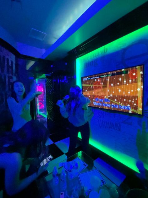 Night Club Aesthetic, Karaoke Night, Karaoke Room, Karaoke Party, Clubbing Aesthetic, It Girls, 18th Birthday Party, 14th Birthday, Summer Plans