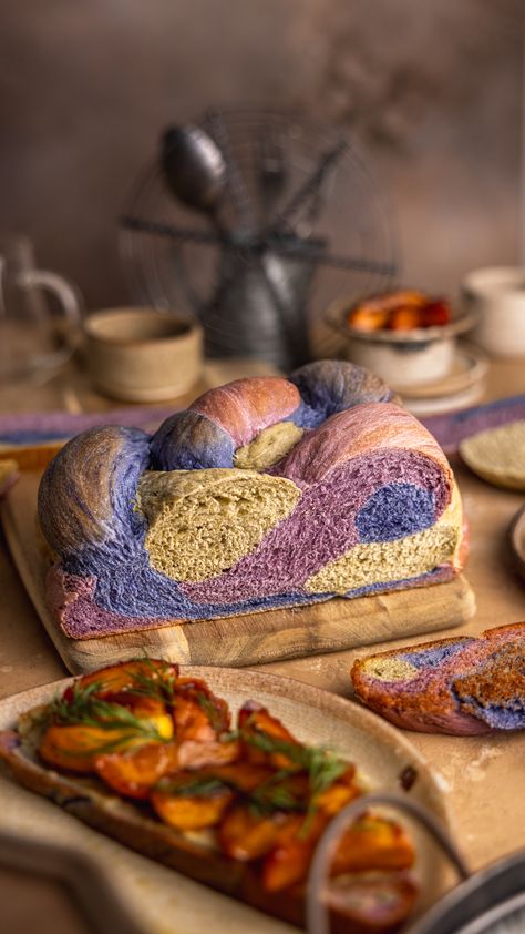 Rainbow Braided Bread Rainbow Sourdough Bread, Bread Braiding, Colorful Bread, Dragon Bread, Rainbow Toast, Rainbow Bread, Red Bread, Rainbow Braids, Braided Bread