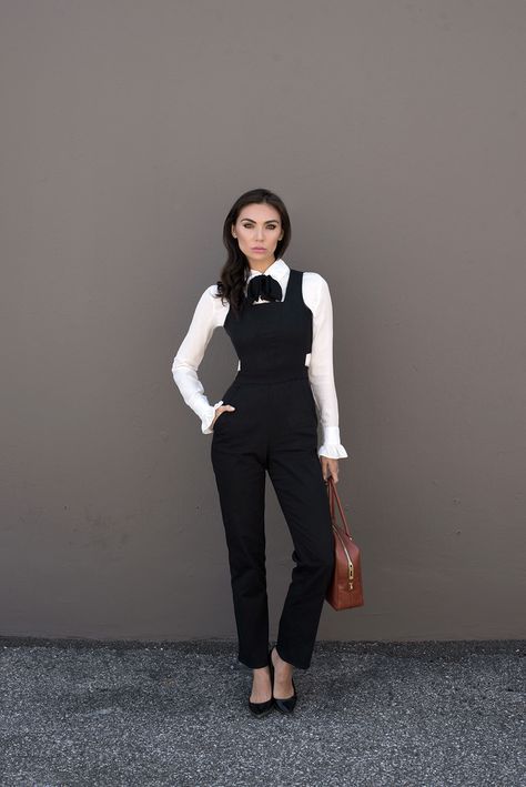 layering a jumpsuit Layered Jumpsuit Outfit, Work Jumpsuit Outfit, Outfit Layering, Black Jumpsuit Outfit, Work Jumpsuit, Work Wear Outfits, Spring Work Outfits, Jumpsuit Outfit, Layering Outfits