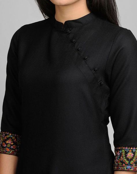 Top 35 Stylish And Trendy Kurti Neck Designs That Will Make You Look All The More Graceful Salwar Kameez Neck Designs, Kurta Black, Embroidery Chinese, Trendy Kurti, Kashmiri Embroidery, Salwar Neck Designs, Embroidery Mini, New Kurti Designs, Kurta Patterns