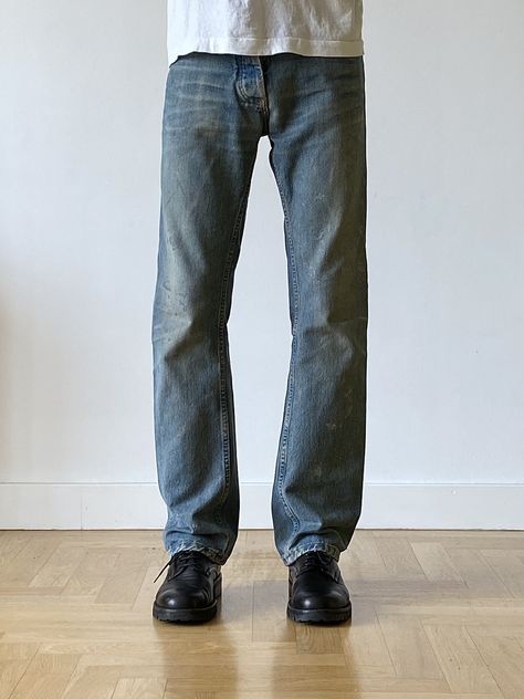 Americana Fashion Men, Bootcut Jeans Outfit, Helmut Lang Jeans, Men Boot, Jeans Outfit Men, Streetwear For Men, Classy Outfits Men, Relaxed Outfit, Street Fashion Men Streetwear