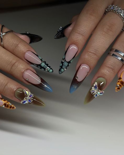 kayla 🫧 (@glamnailsbykayla) • Instagram photos and videos 2000s Futurism, Long Almond Nails, Nails For Kids, Minimalist Nails, Dope Nails, Best Acrylic Nails, Long Acrylic Nails, Mani Pedi, Green Nails