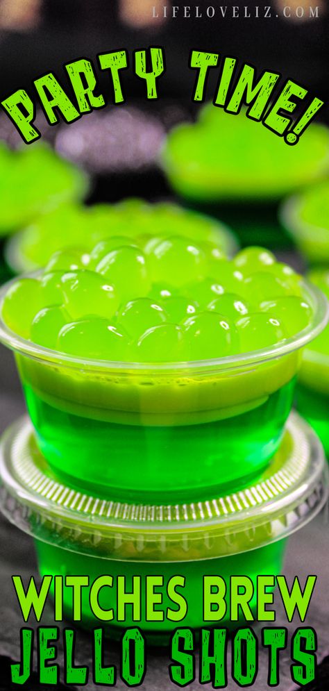 Buffet Halloween, Jello Shots Recipe, Halloween Jello Shots, Halloween Jello, Wednesday Party, Halloween Shots, Halloween Party Drinks, Halloween Drinks Alcohol, Pudding Shots