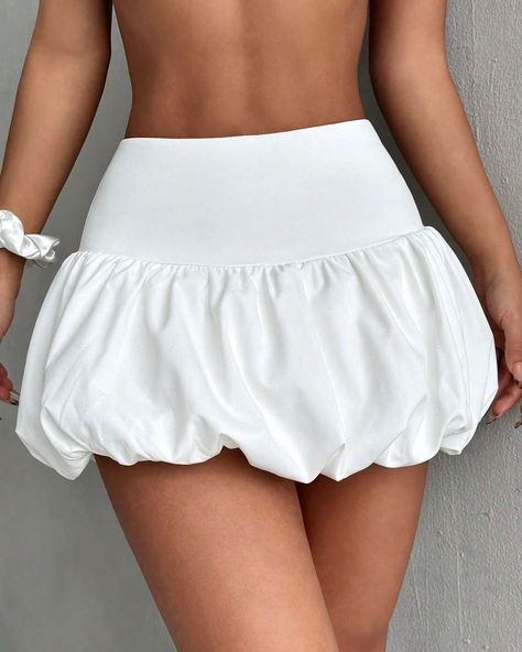 Esta falda nos tiene enamoradas, su horma es perfecta. Importada Short interno Blanca | negra Envíos seguros a todo el país Ruffle Hem Skirt, Teenager Outfits, Color Shorts, Teen Girls, Casual Girl, White Casual, Girls Clothing, Fashion Set