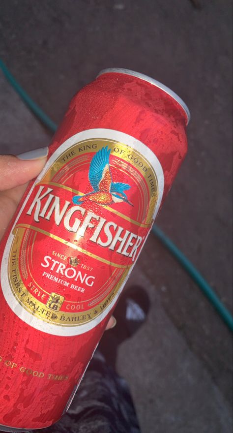 Kingfisher Beer Snapchat Story, Beer Snaps Snapchat, Kingfisher Beer Snap, Beer Pics Snapchat, Bike Lovers Couple Photography, Wine Snap, Beer Pic, Beer Snap, Alcohol Snapchat Party