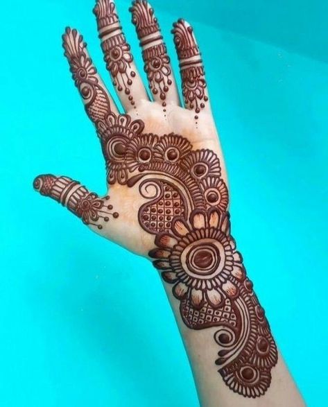 Hand Mehndi Design Simple, Beautiful Simple Mehndi Design, Simple Arabic Mehndi, Mehndi Design Simple, Palm Mehndi Design, Simple Mehendi Designs, Simple Arabic Mehndi Designs, Simple Mehndi Design, Hand Mehndi Design