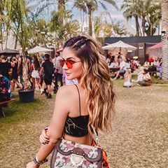 Festival Hair Ideas, Festival Hair Braids, Short Bleached Hair, Ibiza Hair, Holiday Party Hair, Coachella Hair, Furla Bag, Coachella Inspiration, Rave Hair