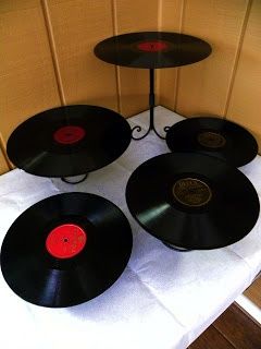 Awesome!! I'm making these, definitely  DIY - great for a 50's sock hop! Record Cake Stand, Record Cake, 50s Theme Parties, Sock Hop Party, Rockstar Party, Rock N Roll Party, Music Themed Parties, 80s Theme Party, Rock Star Party