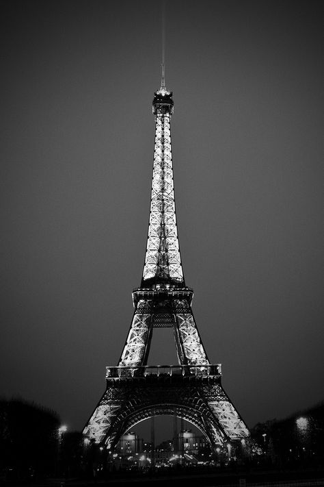 Eiffel Tower photo instant download, single photo for printing, Paris, fine art, home decor, original photography Ifal Tower Wallpaper, Eiffel Tower Photo, Eiffel Tower Photography, Vista Print, Eiffel Tower In Paris, Tower In Paris, Paris Wallpaper, Paris Pictures, Pretty Landscapes