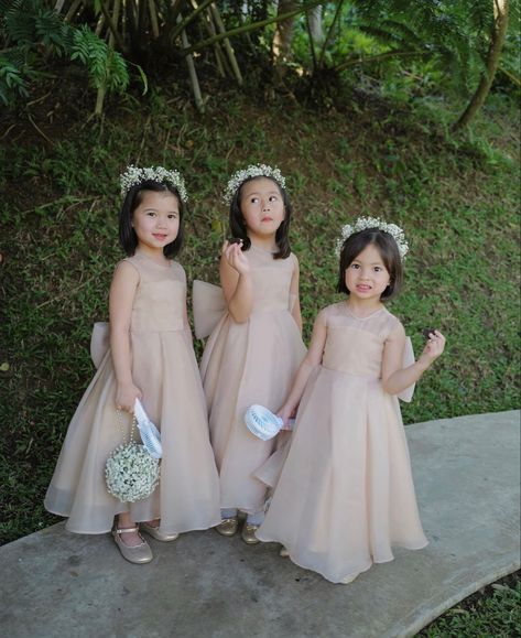 White Maid Of Honor Dress Long, Flowergirl Dress For Kids, Flower Girl Dresses Brown, Multiple Flower Girls Ideas, Little Bridesmaids Dresses Kids, Flowergirls Wedding Dresses, Wedding Motif Ideas 2023, Neutral Flower Girl Dresses, Taupe Wedding Theme