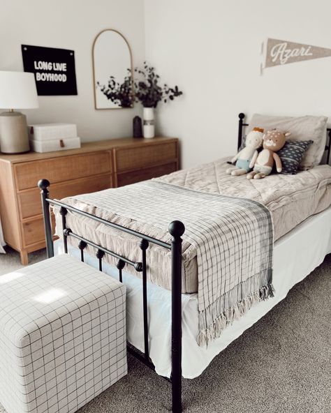 Little Boys Room Dresser, Kids Room Black Bed, Rattan Guest Bedroom, Toddler Boy Room Dresser, Boys Bedroom Lamp, Shared Room Dresser Ideas, Toddler Room Dresser Decor, Toddler Boy Dresser Decor, Toddler Dresser Ideas