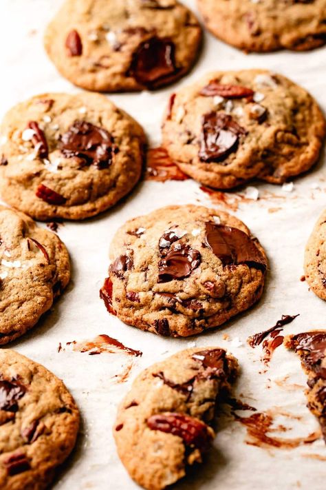 With crispy edges and soft, chewy middles, these easy gluten-free chocolate chip cookies get a flavor boost from oat flour, brown butter, brown sugar, dark chocolate, and flaky salt. Tapioca and sweet rice flour gives them extra chew. Made with one bowl and no xanthan gum, these homemade gluten-free cookies are more healthy than most. Small batch with dairy-free and vegan options. #gfchocolatechipcookies #easycookies #chewycookies #glutenfreecookies Brown Rice Flour Cookies, Cookies With Rice Flour, Rice Flour Cookies, Gourmet Chocolate Chip Cookies, Sweet Rice Flour, Bojon Gourmet, Sweet Rice, Gluten Free Chocolate Chip Cookies, No Flour Cookies