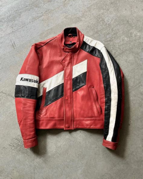 TWO FOLD on Instagram: “1990s Kawasaki Moto Leather Jacket 💊 Webshop drop tomorrow at 5:00 PM PST. Leather jackets, Tees, Denim and…” Kawasaki Jacket, Red Leather Moto Jacket, Cheap Leather Jacket, Leather Jacket Outfit Men, Moto Leather Jacket, Biker Jacket Men, Leather Jacket Outfits, Vintage Hoodies, Leather Moto