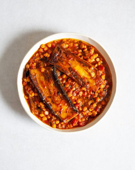 Khoresh Bademjan (Persian Aubergine Stew) — Baking Hermann Aubergine Stew, Khoresh Bademjan, Jane Esselstyn, Foods From Around The World, Vegetarian Mains, Persian Recipes, Yellow Split Peas, Split Peas, Saffron Rice