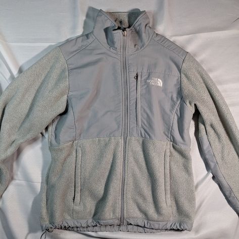 Women's Gray North face Jacket Size - Medium Grey North Face Jacket, Womens North Face Jacket, North Face Denali, The North Face Fleece, North Face Fleece Jacket, Fleece Jacket Womens, Boys Fleece, North Face Fleece, Fleece Sweater