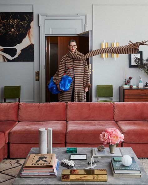 Jenna Lyons Style, Jenna Lyons, Vogue Living, New York Apartment, Eclectic Interior, Living Room Inspo, A Living Room, Living Room Inspiration, Interior Design Inspiration