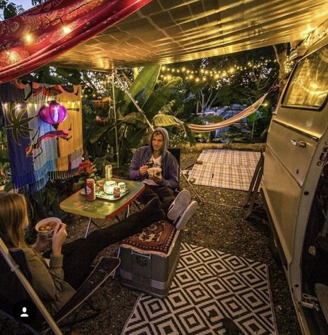 Mundo Hippie, Live In A Van, Zelt Camping, French Castle, Bus Living, Kombi Home, Hippie Lifestyle, Campervan Life, Van Life Diy