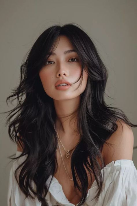 29 Irresistible Long Layered Hair with Curtain Bangs Looks Layered Hair With Curtain Bangs, Hair With Curtain Bangs, Roll Hairstyle, Trendy Hairstyle, Cut Her Hair, How To Style Bangs, Short Bob Haircuts, Chic Hairstyles, Long Layered Hair