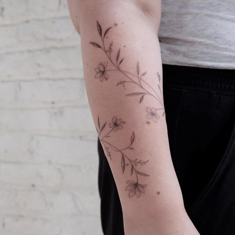 57 Vine Tattoos- A Comprehensive Gallery of Nature’s Artistry - Psycho Tats Honeysuckle Tattoo, Rose Vine Tattoos, Flower Vine Tattoos, Hannya Mask Tattoo, Around Arm Tattoo, Wrap Around Tattoo, Vine Tattoo, Wrap Tattoo, Tattoos Infinity