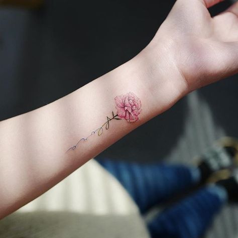 Name Flower Tattoo, Carnation Flower Tattoo, Tattoo Fairy, Grandma Tattoos, Handwriting Tattoos, Carnation Tattoo, Sunflower Tattoo Small, Flores Tattoo, Petit Tattoo