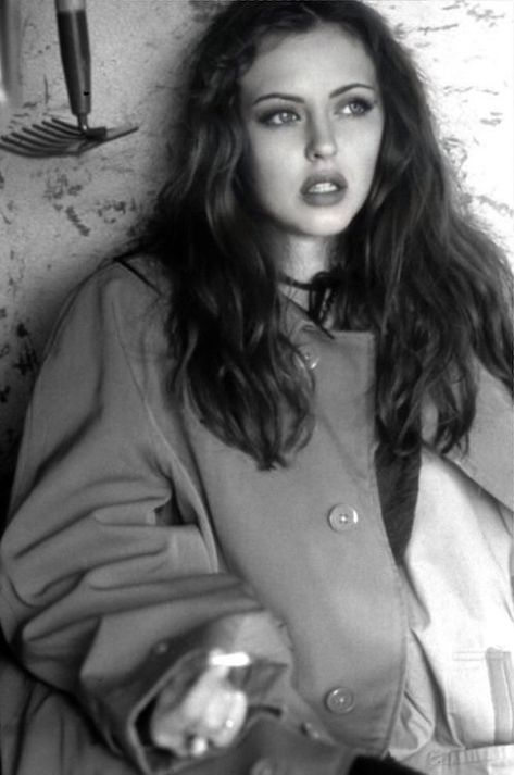 Ginger Snaps Movie, Katharine Isabelle, Girl Movies, Dark Feminine Aesthetic, Movies Outfit, Ginger Snaps, Feminine Aesthetic, Interesting Faces, Pics Art