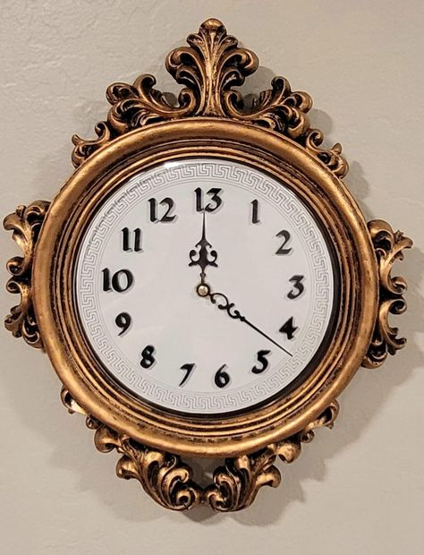 Vintage Wall Clock Aesthetic, Vintage Clock Aesthetic, Royalty Room, Lonely Birthday, Clock On Wall, Vintage Wall Clocks, Giant Clock, Aesthetic Clock, Business Vision