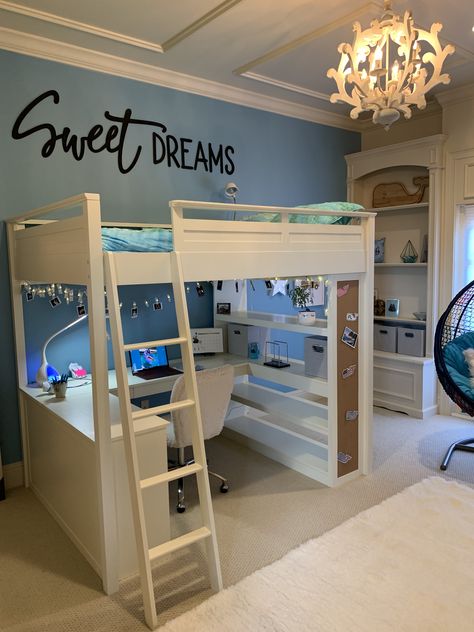 Bunk Bed Rooms With Desks, One Bunk Bed With Desk, Bed With Desk Underneath Teen, Bunk Beds With Desk Underneath Aesthetic, Loft Bed Teenage, Loft Bed Ideas For Medium Rooms, Loft Desk Bed, Twin Bunk Bed With Desk, Under Bed Desk