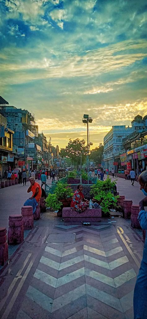 Here's a pic of sunset at famous chandni chowk market in Delhi, India. #sunset #chandnichowk #photography Chandni Chowk Market, Chandni Chowk Delhi, Chandani Chowk Delhi, Chandni Chowk Photography, Chandni Chowk Aesthetic, Pic Of Sunset, Delhi Chandni Chowk, Delhi Market, Delhi Photography