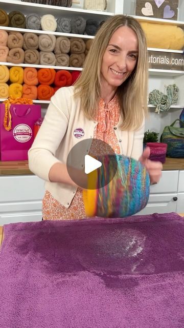 Wet Felting Over A Balloon, Needle Felting With Yarn, Wet Wool Felting Projects, Wet Felted Basket, Felted Bowls How To Make, Felt Bowls How To Make, Felting On A Ball, Wet Felting On A Ball, Wet Felting Projects For Beginners