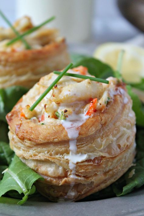 Crab Imperial recipe Crab Imperial, Crab Dishes, Menu Simple, Tasty Lunch, Holiday Appetizer, Vol Au Vent, Crab Recipes, Puff Pastry Recipes, Seafood Dinner