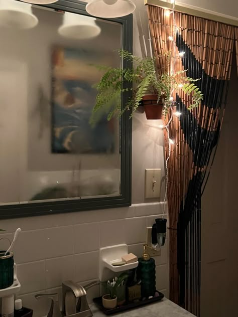 Plain Bathroom Decor, Cool Bathroom Aesthetic, Painted Small Bathroom, Restroom Art Decor, Cluttered Bathroom Aesthetic, Earthy Restroom, Bathroom Decor Earthy, Japanese Bathroom Decor, Whimsigoth Bathroom Decor