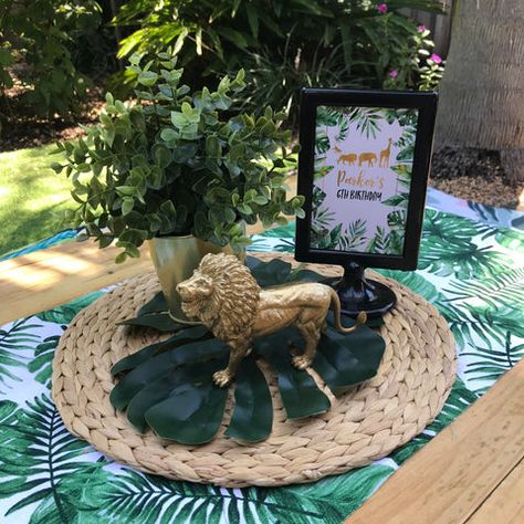 Lanterns With Greenery, Tables With Greenery, Safari Picnic, Safari Centerpieces, Animal Reading, Safari Baby Shower Boy, Jungle Balloons, Jungle Safari Baby Shower, Lion King Baby Shower