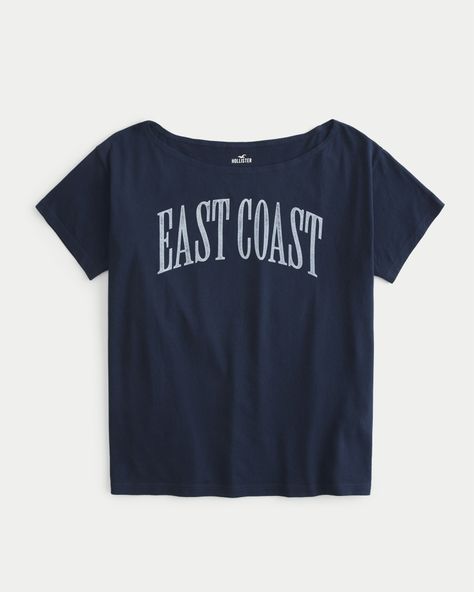 Women's Oversized Off-the-Shoulder Montauk Graphic Tee | Women's Tops | HollisterCo.com Oversized Tee Outfit, Fake Clothes, Off The Shoulder Shirt, Casual Preppy Outfits, Oversized Graphic Tee, Fashionista Clothes, Christmas Mom, Cute Everyday Outfits, Top Graphic Tees