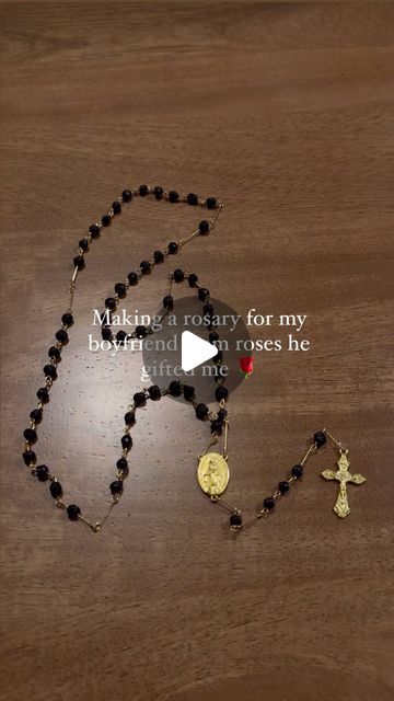 Angeles Ponpa on Instagram: "How to: making a rosary out of roses 🌹 

#catholic #catholicchurch #catholicism #catholiclife #catholicfaith #virgenmary #jesus #church #rosary" How To Make A Rosary, Make A Rosary, Rosary Making, Catholic Faith, Catholic Church, Love Gifts, Rosary, Dream House, Roses