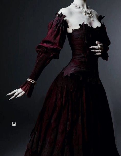 Vampire Dress, Glamouröse Outfits, Goth Dress, Prom Dress Inspiration, Fantasy Gowns, Gothic Dress, Fantasy Dress, Gothic Outfits, Fantasy Fashion