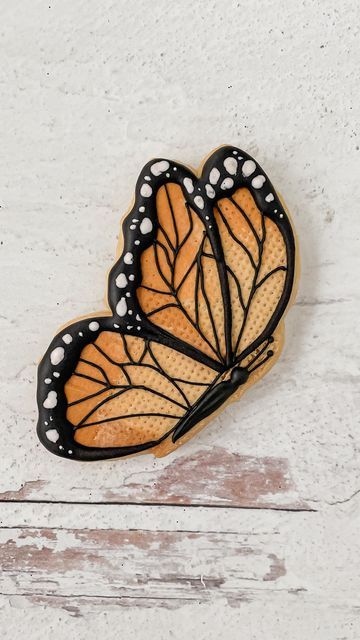 Moth Cookies Decorated, Moth Cookies, Monarch Butterfly Cookies, Bug Cookies, Christmas Butterfly, Cookies Decoration, Special Cookies, Butterfly Cookies, Cookies Theme