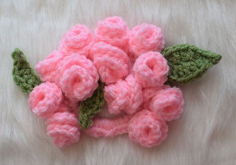 Crochet Small Scrunchies, Crochet Flower Scrunchie, Hairband Crochet, Diy Hairband, Back To School Bows, Crochet Making, Scrunchies Crochet, Timeless Hair, Crochet Hair Bows