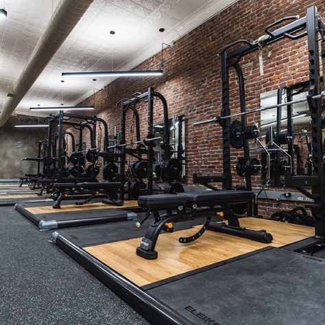 Eleiko on Instagram: “@performforlife can say #pleasedroptheweights and encourage their members to lift!  The SVR Weightlifting Platform is designed for gyms…” Powerlifting Gym Design, Warehouse Gym Design, Boutique Gym Design, Rooftop Gym, Weightlifting Platform, Commercial Gym Design, Warehouse Gym, Small Home Gym Ideas, Boutique Gym