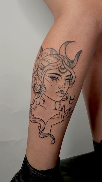 Tattoo Designs Taurus, Hand Tattoo Design, Back Of Leg Tattoos, Gotik Tattoo, Taurus Tattoo, Zodiac Sign Taurus, Dragon Tattoo For Women, Taurus Tattoos, Bull Tattoos