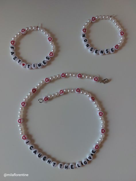 Diy Beaded Jewelry, Emails I Can't Send, Beaded Necklace And Bracelet, Diy Friendship Bracelets Tutorial, Beaded Braclets, Preppy Bracelets, Friendship Bracelets With Beads, Friendship Bracelets Designs, Beaded Necklace Diy