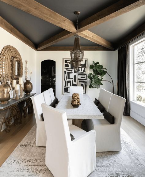 9 Stunning Ceiling Beam Ideas to Consider for your Home Vaulted Ceiling Beams, Painted Beams, Beams Living Room, Transitional Dining Room, Dining Room Accents, Wallpaper Ceiling, Dining Room Ceiling, Wood Beam Ceiling, Living Room Ceiling