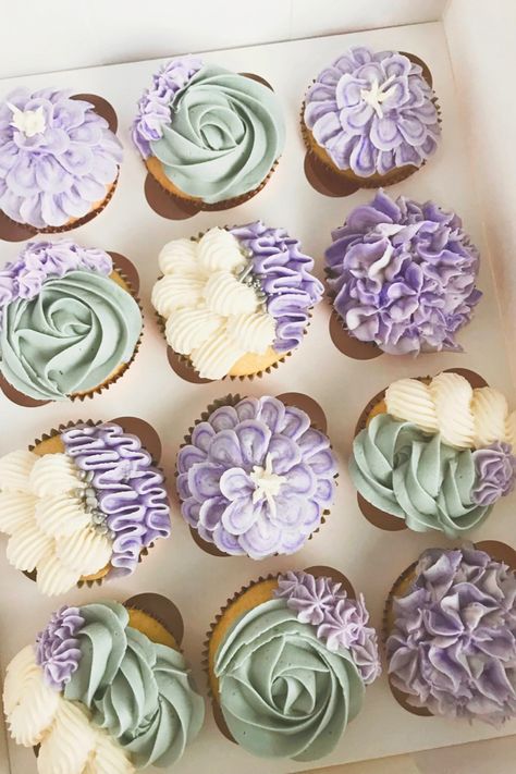 Lavender and sage green wedding cupcake design ideas with buttercream frosting Lavender And Seafoam Wedding, Lavender Wedding Cake With Cupcakes, Wedding Cake Ideas Lavender, Pale Purple And Green Wedding, Lilac And Green Wedding Decor, Lavender Mint Green Wedding, Wedding Sage Green And Lavender, Lavender And Sage Party Decor, Lavender And Succulent Wedding