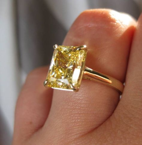 Yellow Shappire Ring, Yellow Diamond Ring Engagement, Yellow Sapphire Solitaire Ring For Wedding, Pukhraj Ring Design For Women In Gold, Pukhraj Ring Design For Women, Luxury Yellow Sapphire Diamond Engagement Ring, Luxury Yellow Sapphire Ring With Brilliant Cut, Yellow Solitaire Diamond Jewelry, Canary Diamond Ring