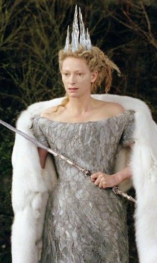 QUEEN JADIS ( THE CHRONICLES OF NARNIA) Ice Queen Narnia, White Witch Narnia, Jadis The White Witch, White Witch Costume, Narnia Costumes, Ice Queen Costume, Ice Witch, Witches Night Out, The White Witch