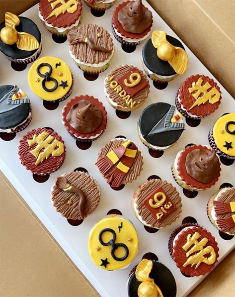 harry potter cupcakes, buttercream cupcakes, cupcakes buttercream cupcake ideas, cupcake decorating ideas,  birthday cupcakes, creative cupcakes, bouquet cupcakes, floral cupcakes, cupcakes, cupcakes for birthday Hogwarts House Cupcakes, Harry Potter Birthday Cupcakes, Harry Potter Cupcakes Ideas, Snitch Cupcakes, Cupcakes For Birthday, Cupcakes Bouquet, Bouquet Cupcakes, Cupcake Decorating Ideas, Harry Potter Cupcakes